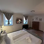 Zum Goldenen Schiff - Lehmzimmer Szálloda *